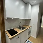 Enzo Center 아파트