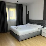 Enzo Center 아파트 티라나