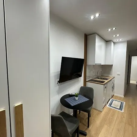 Enzo Center