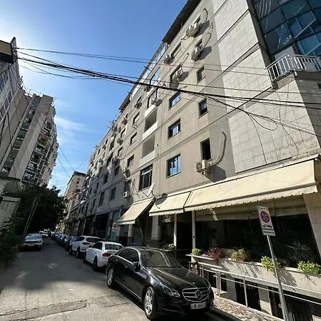 아파트 Enzo Center *