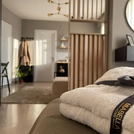 Enzo Center 아파트