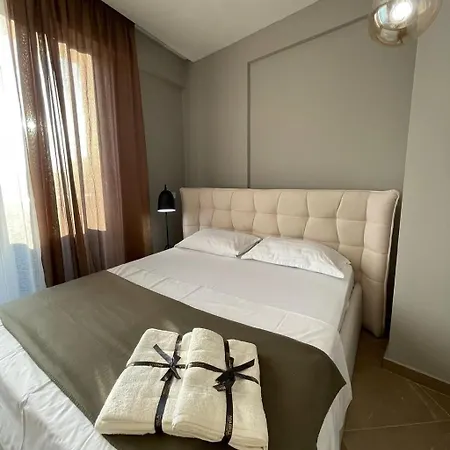 Enzo Center 아파트